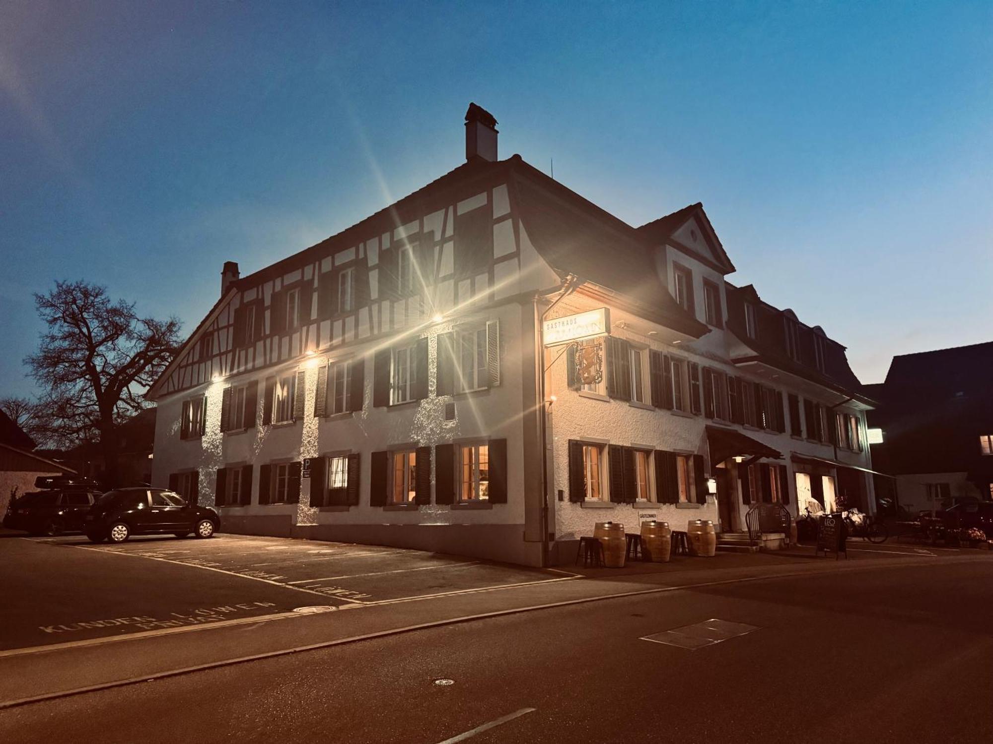 Gasthaus Zum Loewen Neftenbach Bagian luar foto