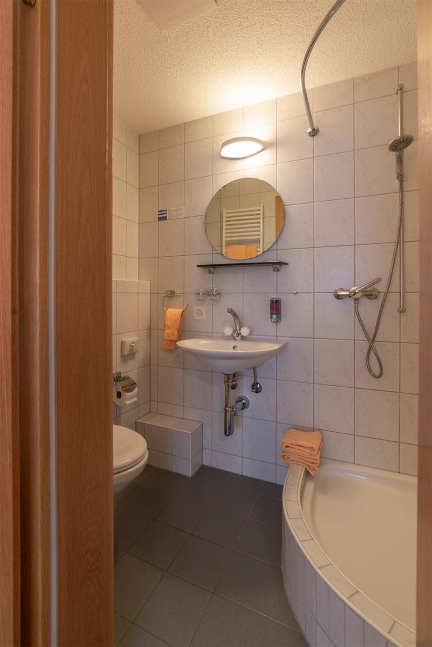 Gasthaus Zum Loewen Neftenbach Bagian luar foto